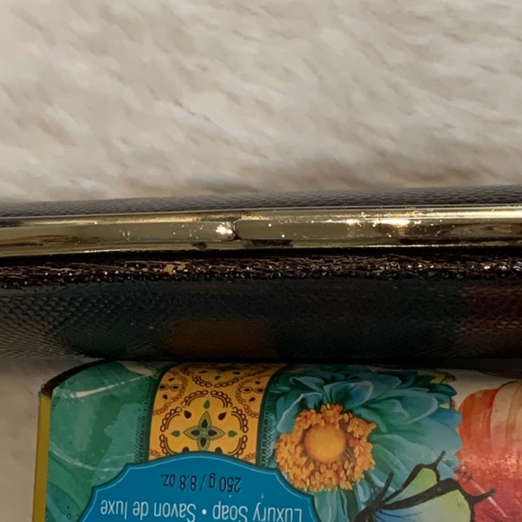 🌷Rare Vintage Alligator Leather clutch🔥 - Picture 7 of 10